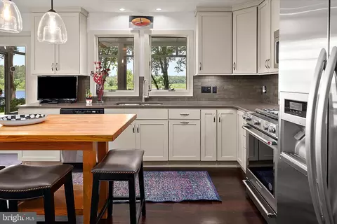 Kitchen - 28160 Riverside Drive Ext, Salisbury, MD 21801 photo 2 of 7