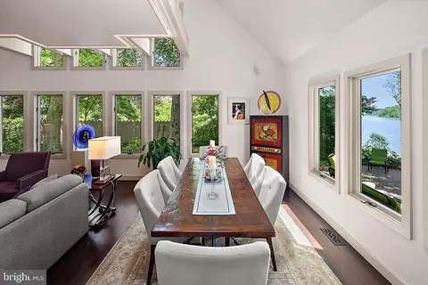 Dining - 28160 Riverside Drive Ext, Salisbury, MD 21801 photo 2 of 3