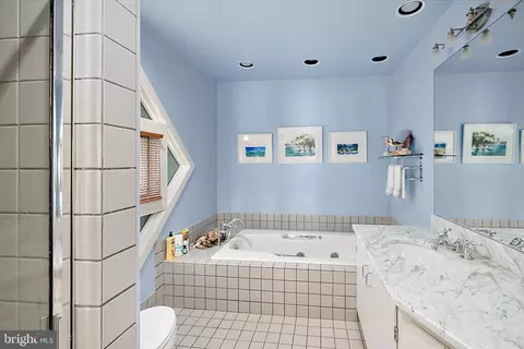 Bath - 28160 Riverside Drive Ext, Salisbury, MD 21801 photo 2 of 3