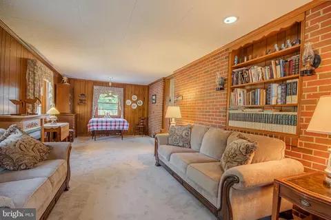 Living - 119 Hall Dr, Salisbury, MD 21804 photo 4 of 4