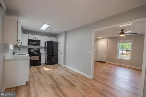 Entry Way - 1019 Granite Ct, Salisbury, MD 21804 photo 1 of 5
