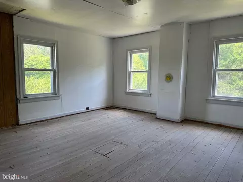 Bedroom - 20703 Nutter Rd, Nanticoke, MD 21840 photo 1 of 2