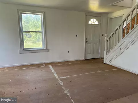 Living - 20703 Nutter Rd, Nanticoke, MD 21840 photo 3 of 3
