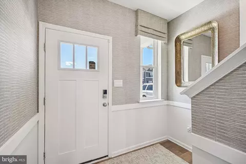 Entry Way - 1154 Fairview Ln, Salisbury, MD 21801 photo 1 of 14