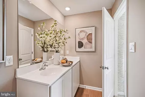 Entry Way - 1154 Fairview Ln, Salisbury, MD 21801 photo 14 of 14