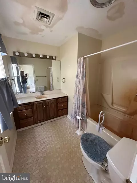 Bath - 3870 Five Friars Rd, Salisbury, MD 21804 photo 3 of 3