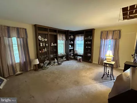 Living - 3870 Five Friars Rd, Salisbury, MD 21804 photo 2 of 2