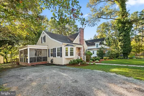 Exterior - 1003 Riverside Dr, Salisbury, MD 21801 photo 2 of 9