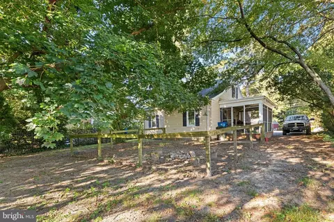 Exterior - 1003 Riverside Dr, Salisbury, MD 21801 photo 7 of 9