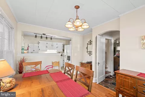 Dining - 1003 Riverside Dr, Salisbury, MD 21801 photo 4 of 4