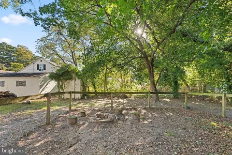 Exterior - 1003 Riverside Dr, Salisbury, MD 21801 photo 5 of 9