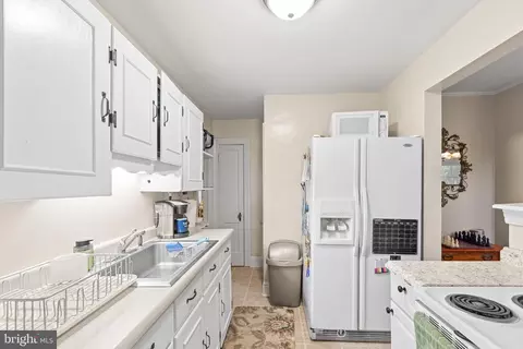 Kitchen - 1003 Riverside Dr, Salisbury, MD 21801 photo 1 of 2