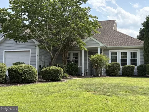 907 W Schumaker Manor Dr, Salisbury, MD 21804