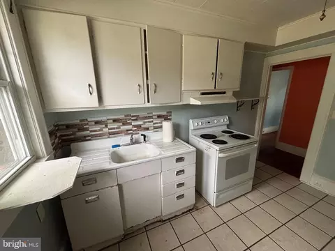 Kitchen - 604 Light St, Salisbury, MD 21801 photo 4 of 4
