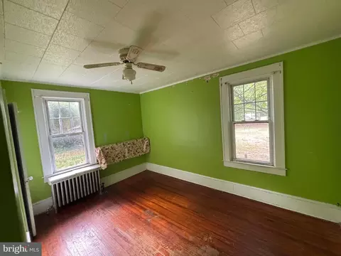 Bedroom - 604 Light St, Salisbury, MD 21801 photo 2 of 4