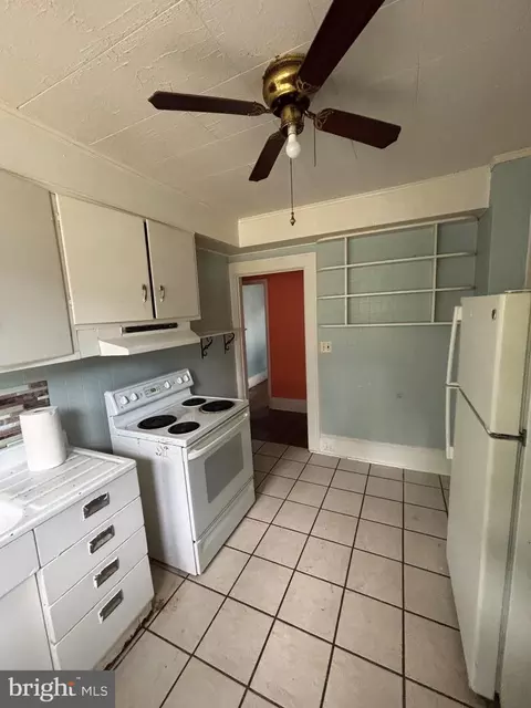 Kitchen - 604 Light St, Salisbury, MD 21801 photo 2 of 4