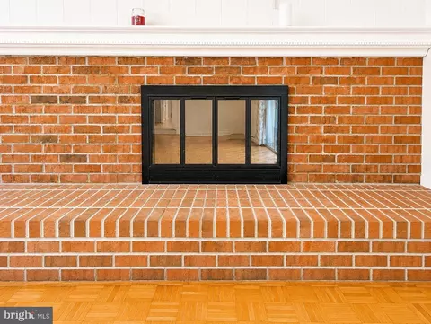 Living - 1802 Kipling Dr, Salisbury, MD 21801 photo 4 of 7