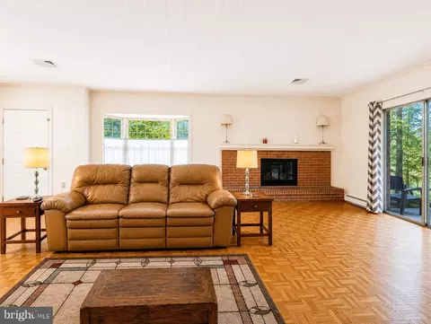 Living - 1802 Kipling Dr, Salisbury, MD 21801 photo 1 of 7