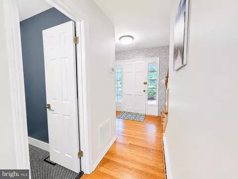 Entry Way - 1802 Kipling Dr, Salisbury, MD 21801 photo 2 of 3