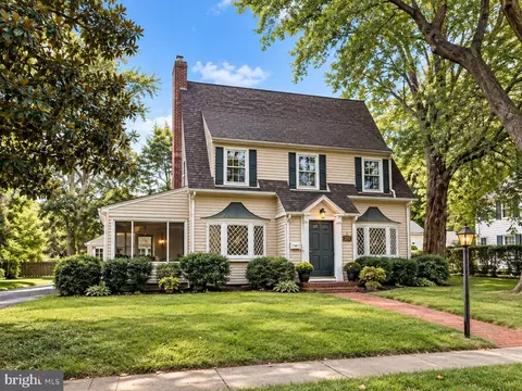 215 S Clairmont Dr, Salisbury, MD 21801