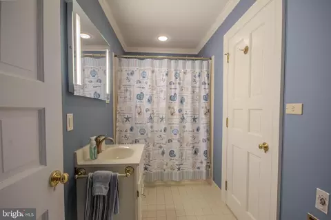 Bath - 619 Ridge Rd, Salisbury, MD 21801 photo 6 of 6