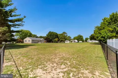 Exterior - 6185 Trails End Ct, Salisbury, MD 21801 photo 7 of 9
