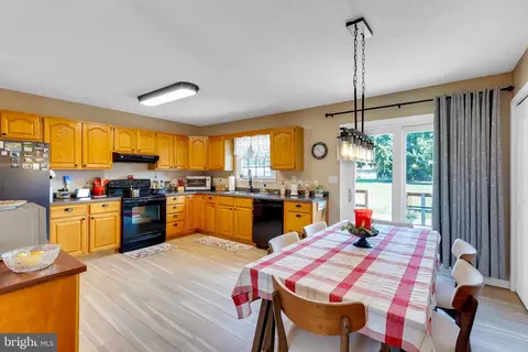 Kitchen - 6185 Trails End Ct, Salisbury, MD 21801 photo 2 of 3