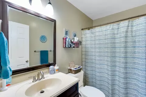 Bath - 6185 Trails End Ct, Salisbury, MD 21801 photo 4 of 5