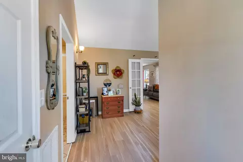 Entry Way - 6185 Trails End Ct, Salisbury, MD 21801 photo 4 of 5