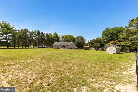 Exterior - 6185 Trails End Ct, Salisbury, MD 21801 photo 6 of 9