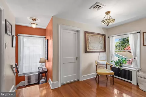 Entry Way - 427 Druid Hill Ave, Salisbury, MD 21801 photo 7 of 9