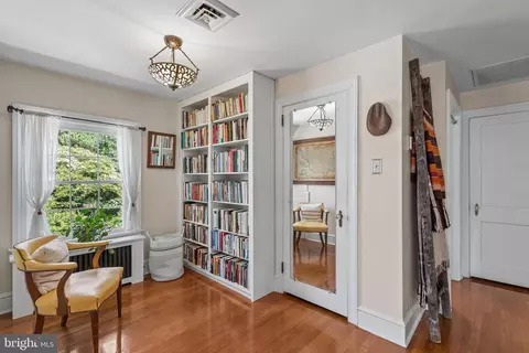 Entry Way - 427 Druid Hill Ave, Salisbury, MD 21801 photo 6 of 9