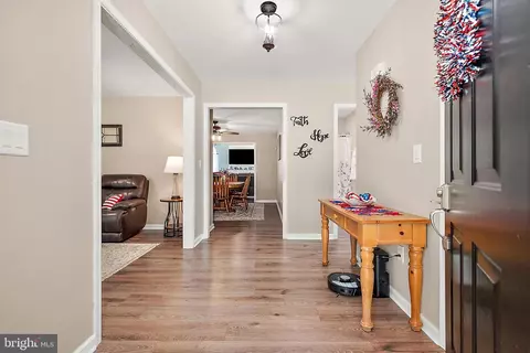 Entry Way - 32183 Melson Rd, Delmar, MD 21875 photo 4 of 6