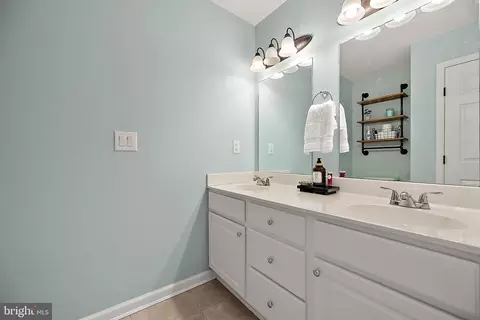 Bath - 32183 Melson Rd, Delmar, MD 21875 photo 1 of 4