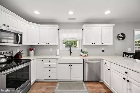 Kitchen - 32183 Melson Rd, Delmar, MD 21875 photo 5 of 5