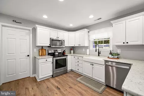 Kitchen - 32183 Melson Rd, Delmar, MD 21875 photo 1 of 5