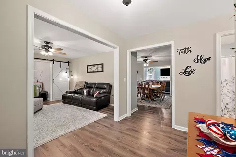 Entry Way - 32183 Melson Rd, Delmar, MD 21875 photo 2 of 6