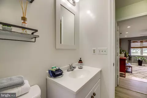 Bath - 7320 Cherry Walk Rd, Hebron, MD 21830 photo 3 of 4