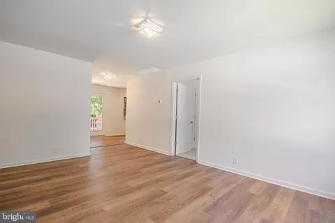 Entry Way - 811 Springfield Cir, Salisbury, MD 21804 photo 1 of 4