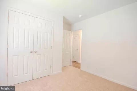 Entry Way - 811 Springfield Cir, Salisbury, MD 21804 photo 3 of 4