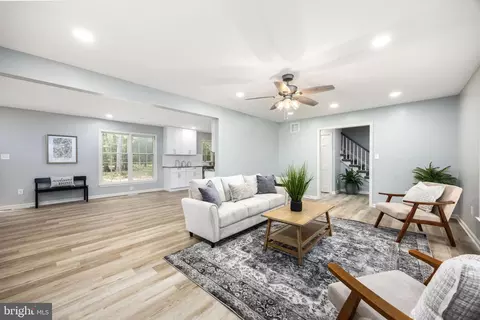 Living - 3889 Five Friars Rd, Salisbury, MD 21804 photo 4 of 8