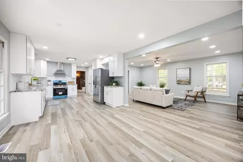 Entry Way - 3889 Five Friars Rd, Salisbury, MD 21804 photo 11 of 15