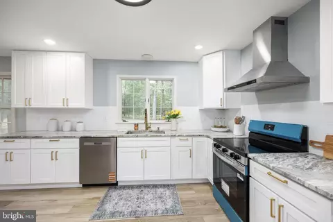 Kitchen - 3889 Five Friars Rd, Salisbury, MD 21804 photo 2 of 2