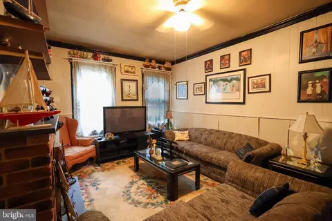 Living - 315 Park Ave, Salisbury, MD 21801 photo 2 of 2