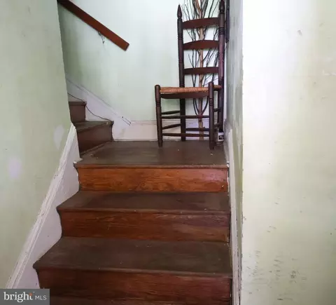 Entry Way - 315 Park Ave, Salisbury, MD 21801 photo 9 of 12