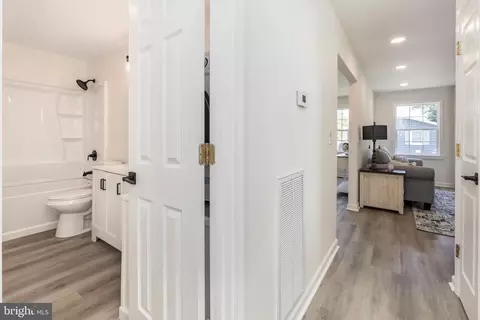 Entry Way - 8681 Jersey Rd, Salisbury, MD 21801 photo 2 of 4
