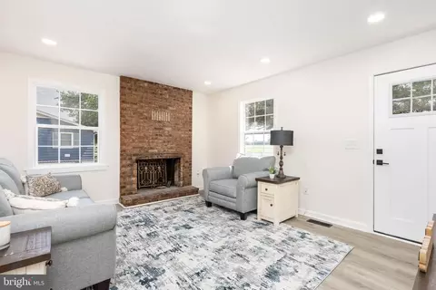 Living - 8681 Jersey Rd, Salisbury, MD 21801 photo 2 of 3