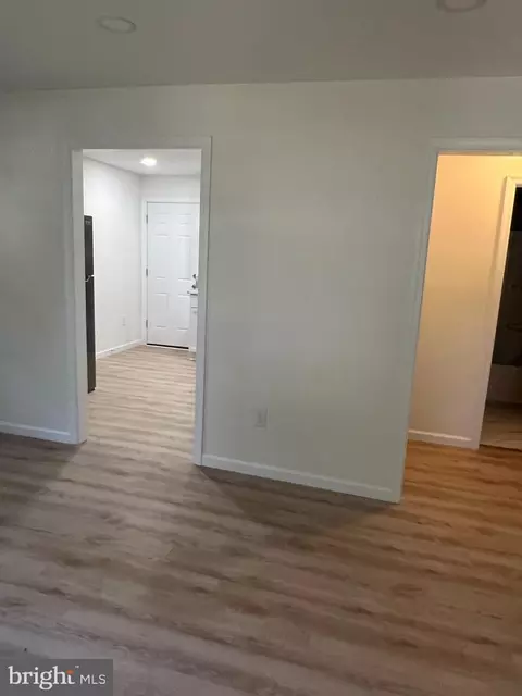 Entry Way - 732 Dennis St, Salisbury, MD 21801 photo 1 of 3