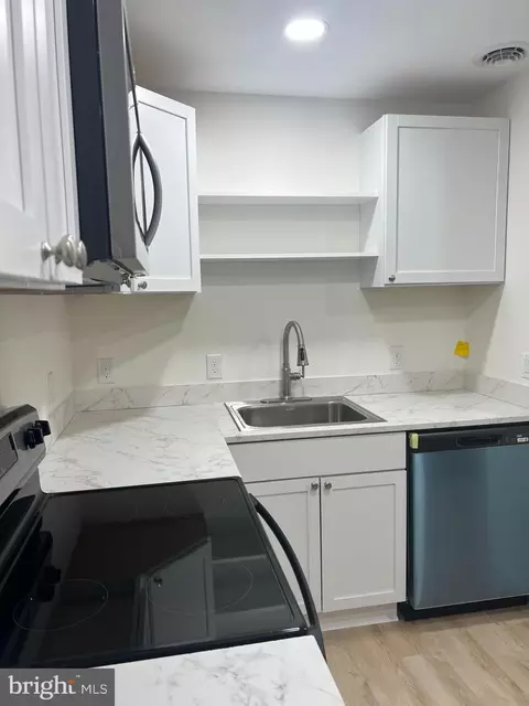 Kitchen - 732 Dennis St, Salisbury, MD 21801 photo 2 of 3