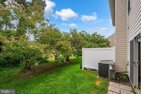 Exterior - 1006 Meadow View Dr, Salisbury, MD 21804 photo 6 of 10